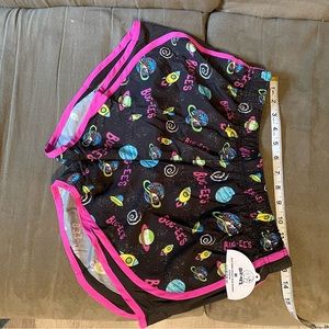 Buc-ee’s running shorts. Size M